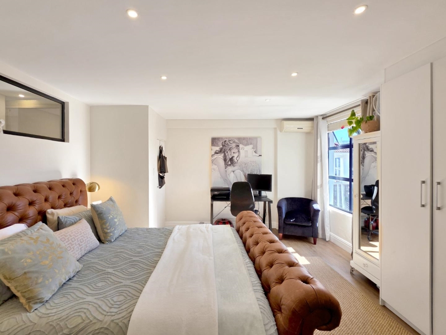 2 Bedroom Property for Sale in Sea Point Western Cape